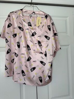 Ekouaer  Pink Satin Pajama Top with Champagne Print